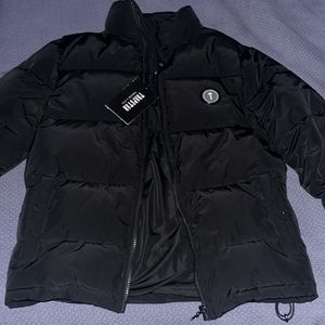 Selling it because I never wear it not my style. Brand new with tags.